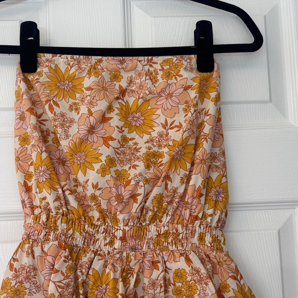 Floral Strapless Romper - Picture 4 of 9